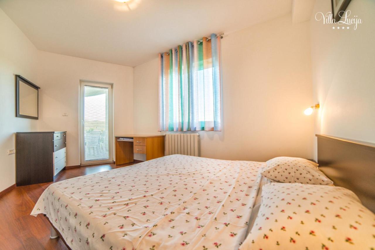 Villa Lucija Pula Exteriör bild